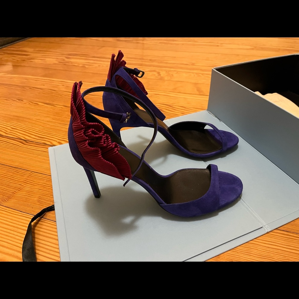 Lanvin suede heels brand new in box size 41